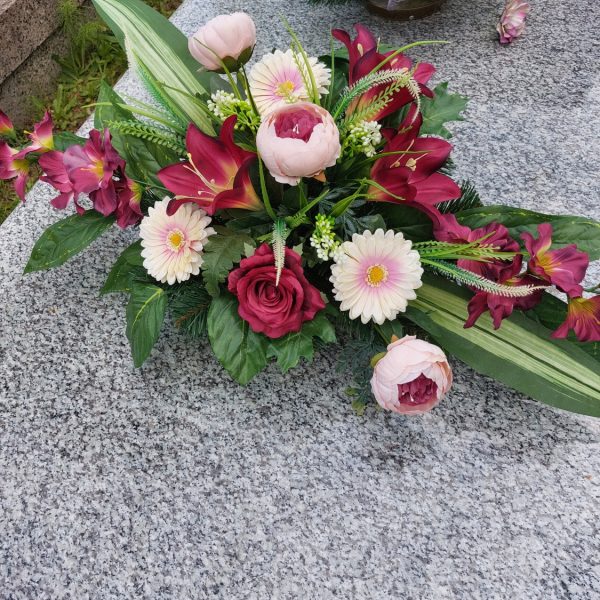 Kwiaty na grobie